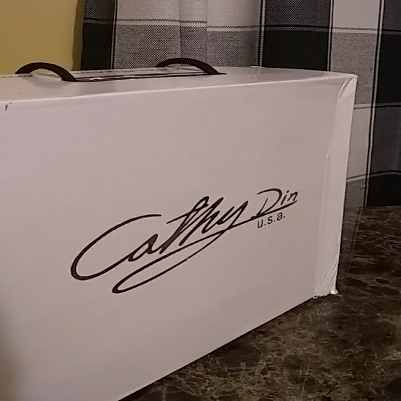 Sandals - Picture 6 of 6